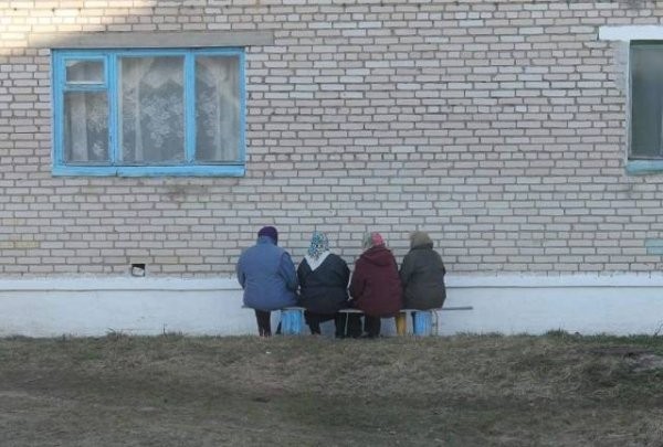 8. Nawet babcie inaczej monitorują wieś 